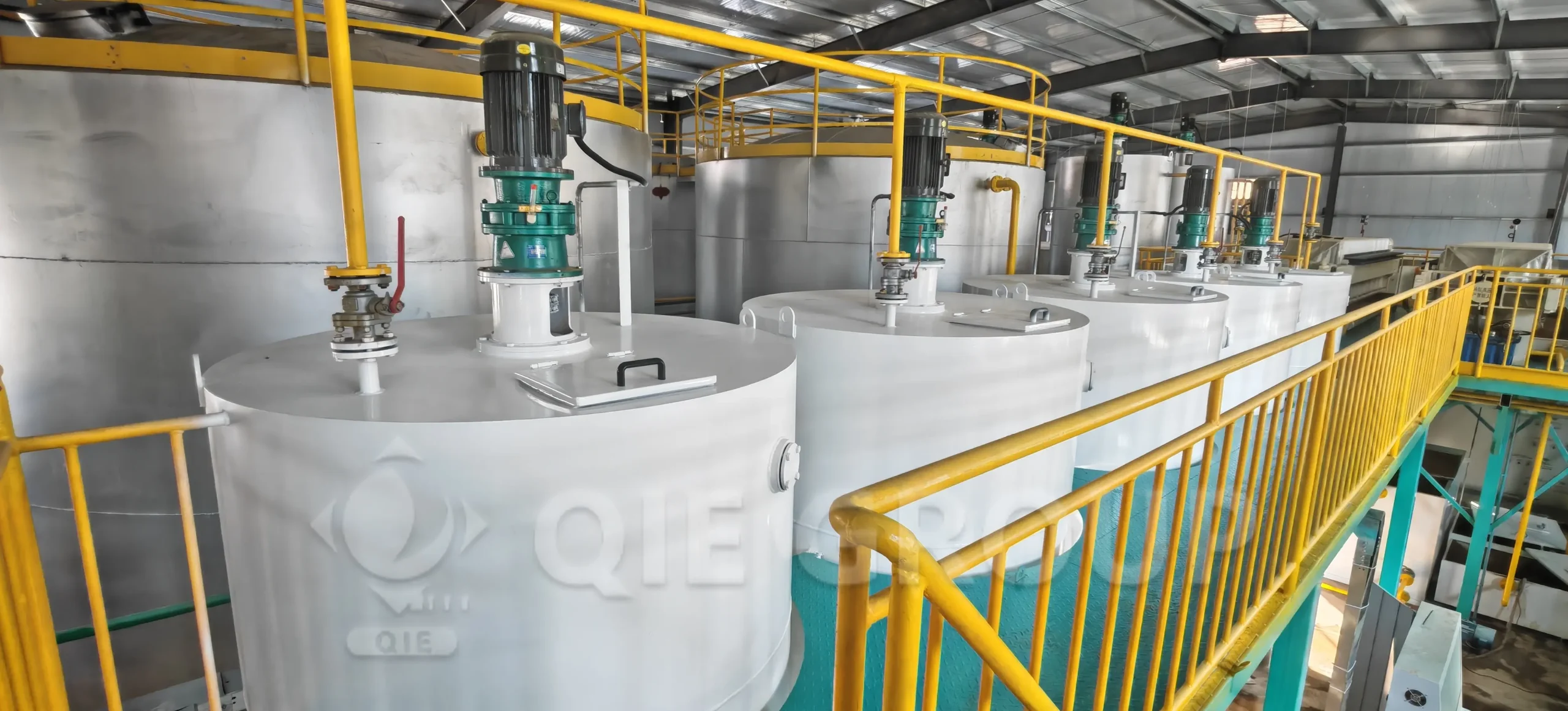 معدات معالجة الزيوت الصالحة للأكل لخط إنتاج الزيت الكامل