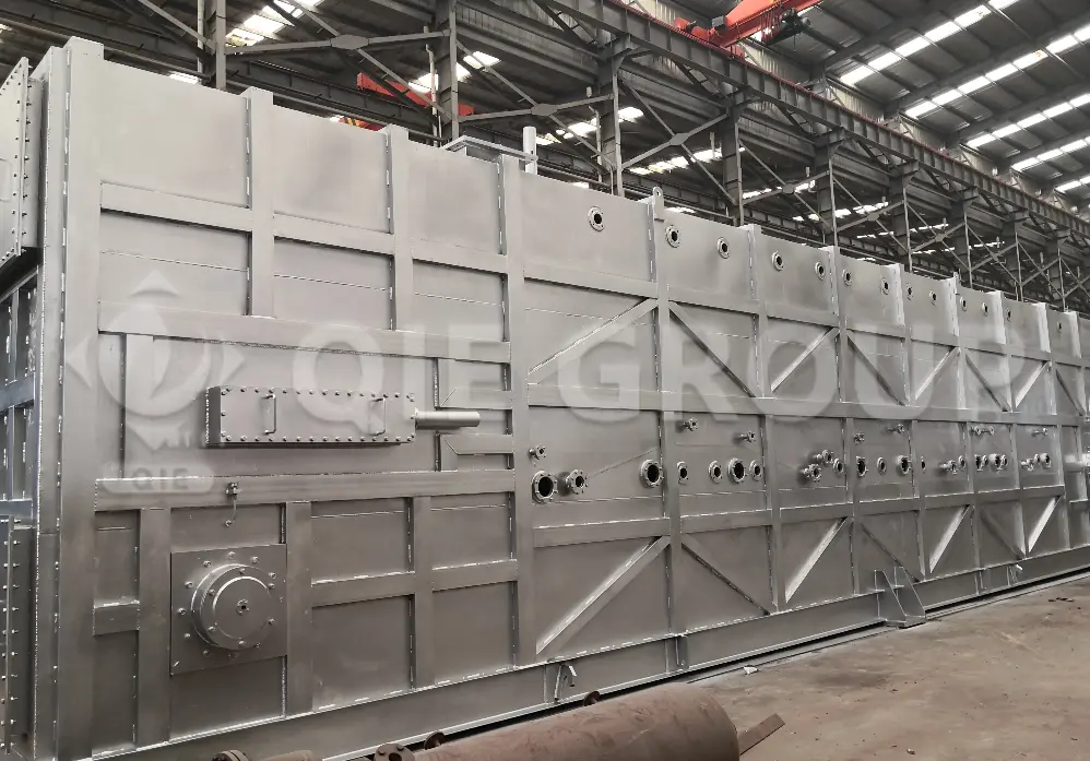 يُستخدم ناقل السلسلة الجرارة في عملية استخلاص الزيوت الصالحة للأكل باستخدام المذيبات لاستخلاص الزيت بشكل مستمر.