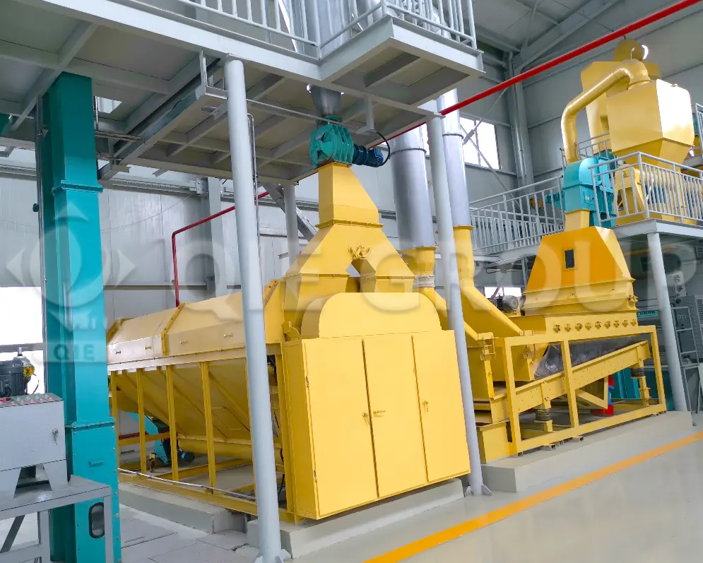 معدات معالجة بذور القطن المستخدمة في مصانع زيت بذور القطن لعمليات التنظيف والتكسير والتقشير والطهي.