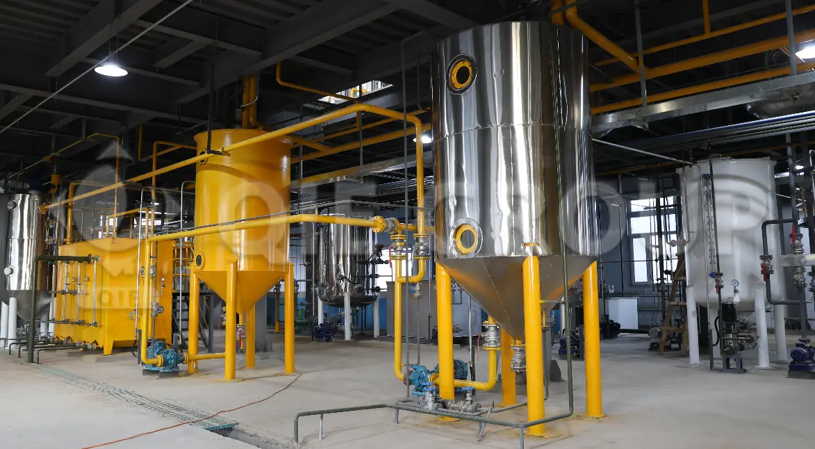 معدات تكرير زيت بذور اللفت المصممة لمعالجة الزيوت الصالحة للأكل بشكل مستمر وتحسين جودتها.