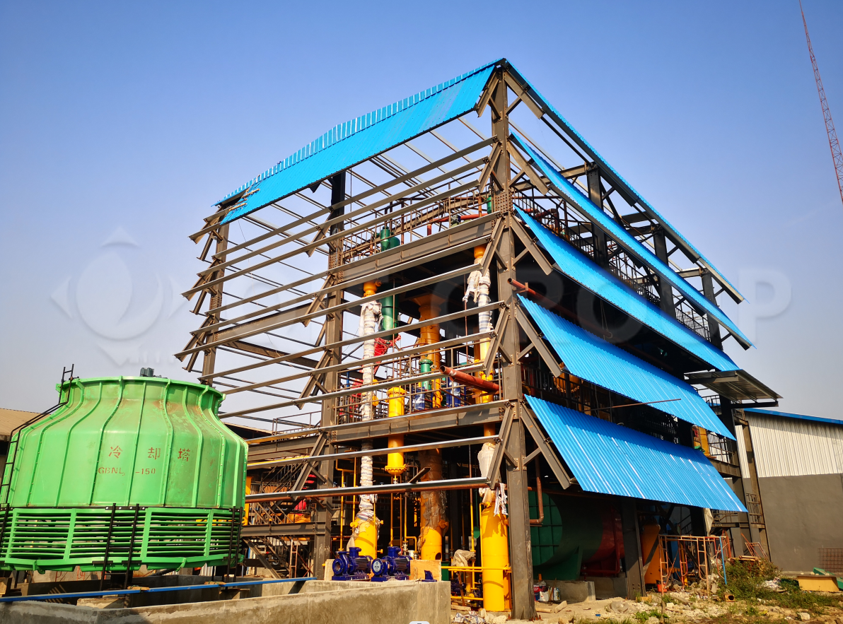 خط إنتاج زيوت الطعام مزود بمعالجة أولية متكاملة، وآلة عصر الزيت، ووحدة استخلاص بالمذيبات، ونظام تكرير لضمان التشغيل المستقر.