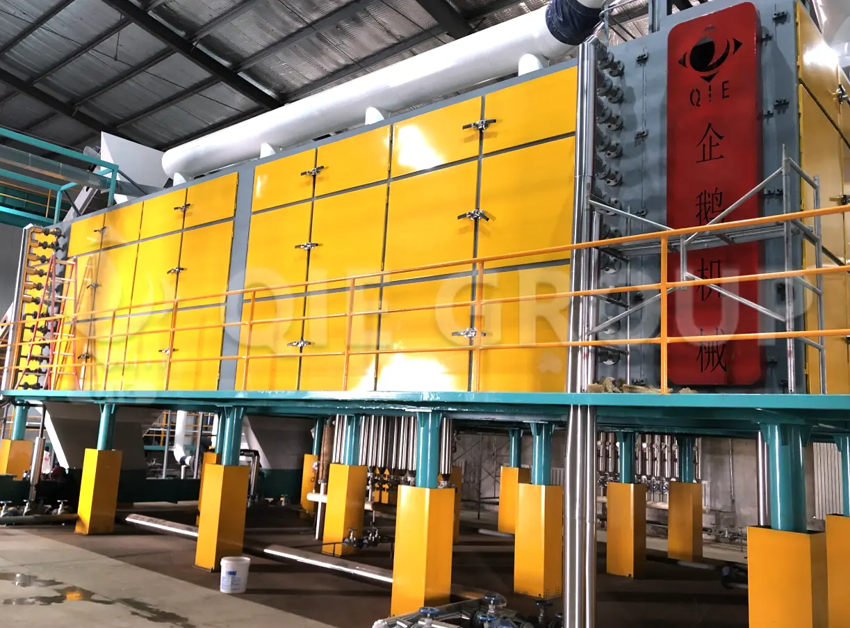 موقع تركيب جهاز استخلاص المذيبات من النوع السلسلي في مصنع لمعالجة الزيوت الصالحة للأكل