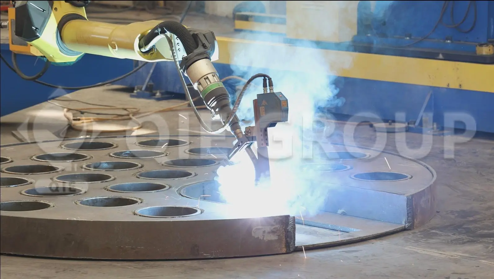 مركز تشغيل آلي CNC لتصنيع معدات معالجة الزيوت الصالحة للأكل