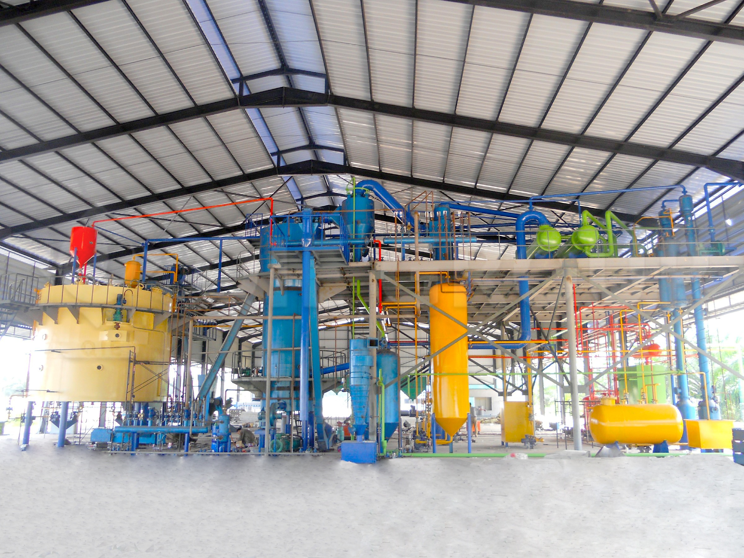 مشروع متكامل لمعالجة الزيوت الصالحة للأكل بتصميم معياري وتقنية استخلاص بالمذيبات للتطبيقات العالمية